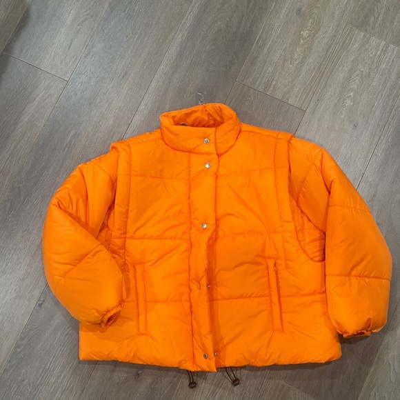 New Puffer Jacket Convertible to Vest - Picture 1 of 6